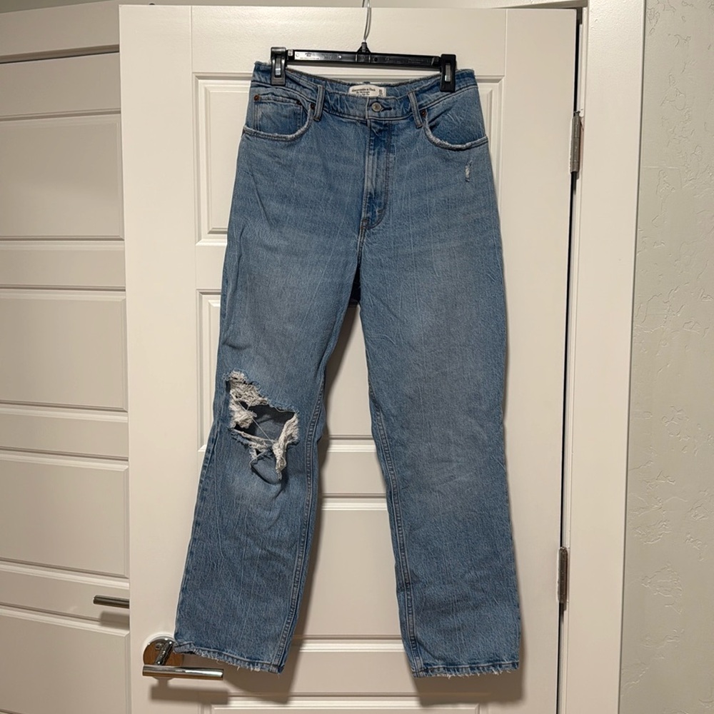 Abercrombie curve love ultra high rise straight leg jean size 30